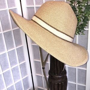 Solar Escape Women's Foldable Wide Brim Sun Hat in Tan, OSFM. New Without Tags.
